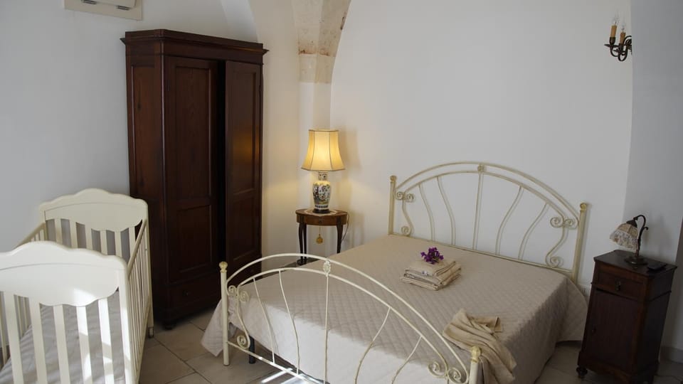Bedroom, Facility for disabled guests