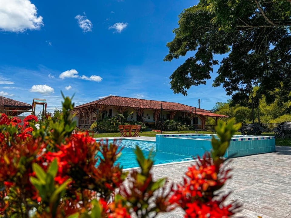Casa campestre exclusiva con piscina y jacuzzi Hotel in Quindio, Colombia