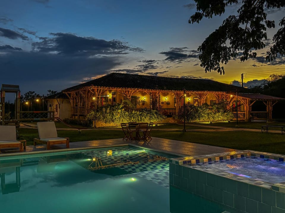 Casa campestre exclusiva con piscina y jacuzzi Hotel in Quindio, Colombia