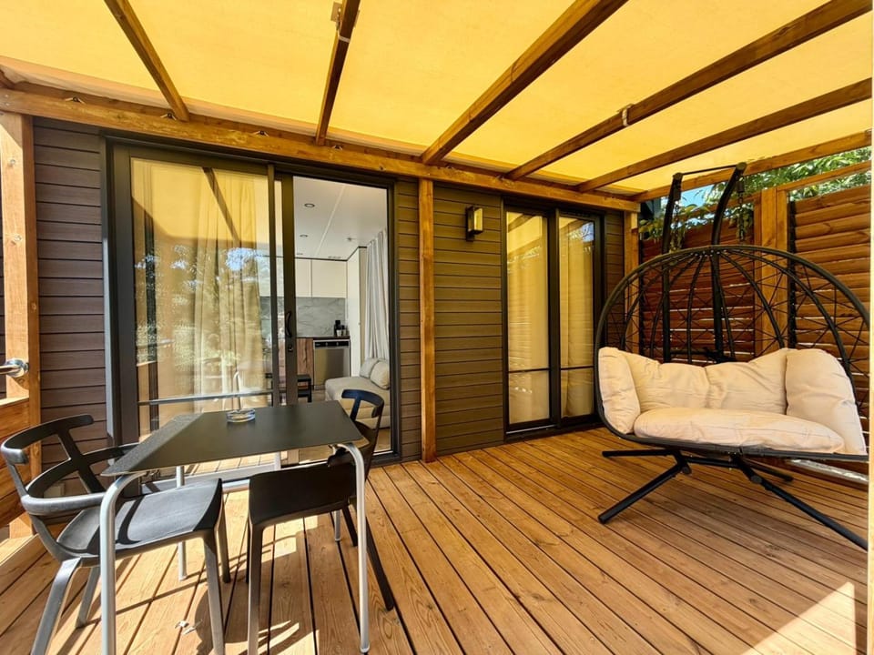 Camping Ametlla Campground/ 
RV Resort in Baix Ebre