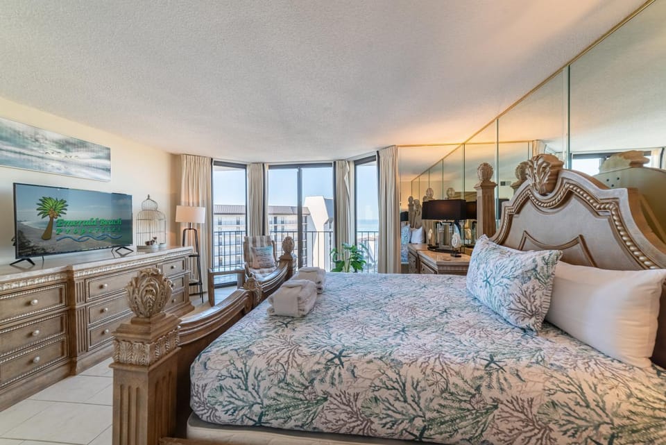 Edgewater 1-1212 'Combee's Penthouse HideAway' House in Edgewater Gulf Beach