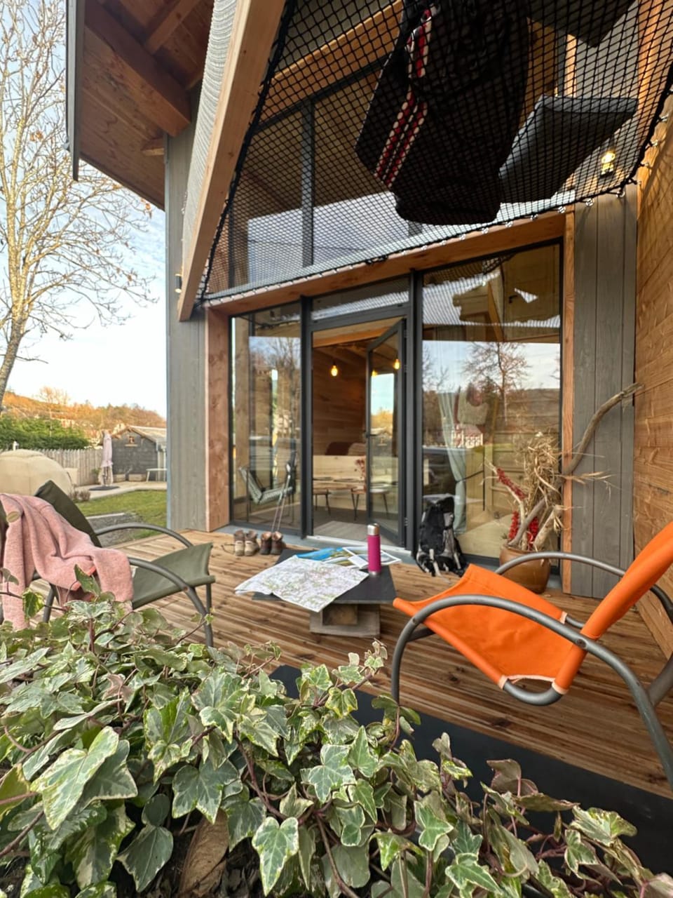 Facade/entrance, Balcony/Terrace, Mountain view, furniture