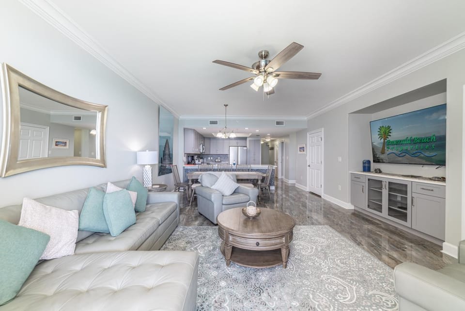 Boardwalk 2201 'Sea Serenity Penthouse' House in Panama City Beach