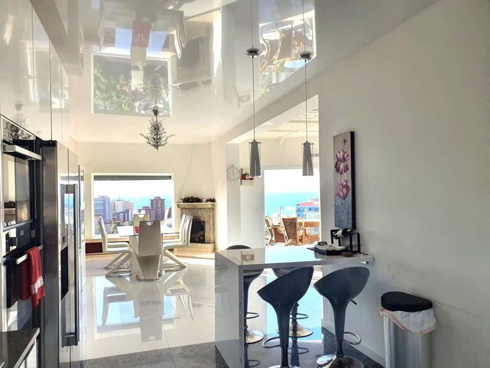 Modern Panoramic Villa with Pool & Terrace House in Puerto de la Cruz