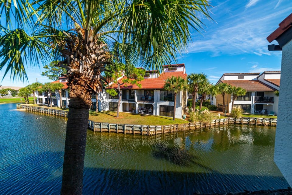 Edgewater Villa 0955 'Fountain of Youth' House in Panama City Beach