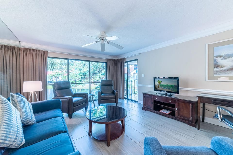 Edgewater Villa 3011 'Fountain View Hideaway' House in Panama City Beach