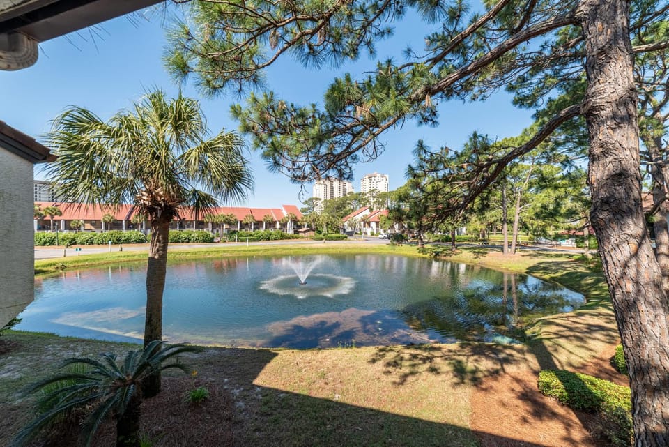Edgewater Villa 3011 'Fountain View Hideaway' House in Panama City Beach