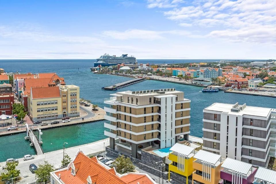 Property building, Bird's eye view, City view, Location