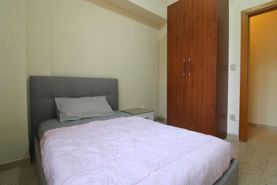 Bed, Photo of the whole room, Bedroom, wardrobe