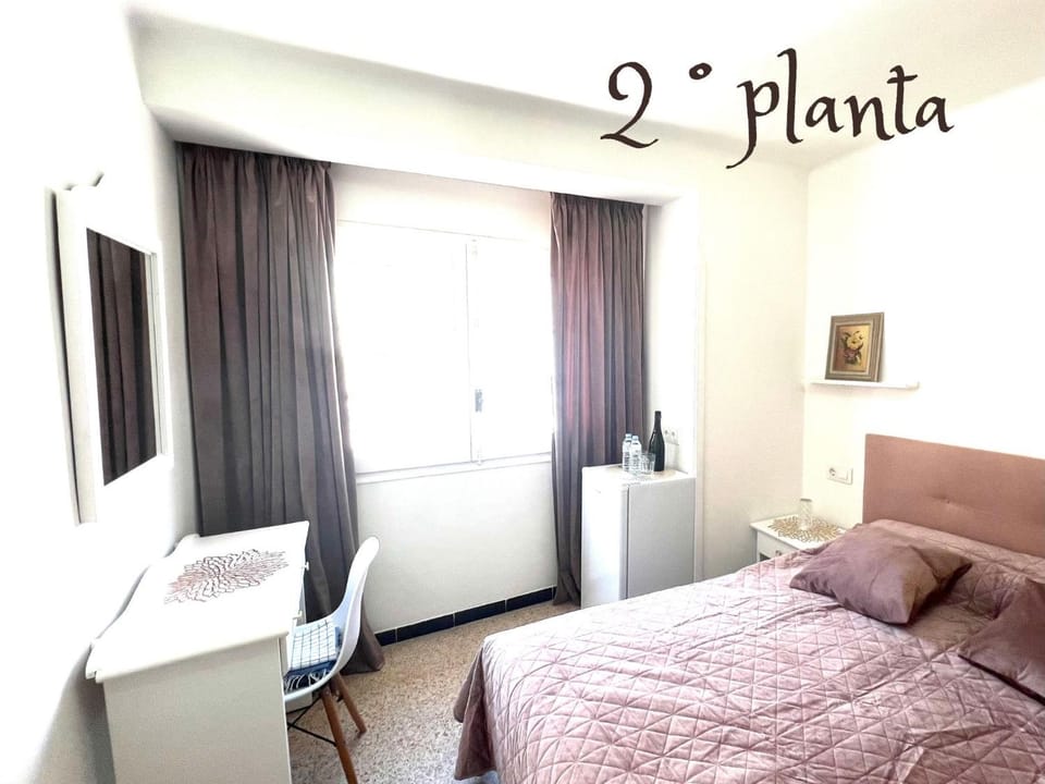 Escondite central con terraza compartida en la azotea Bed and Breakfast in Roses