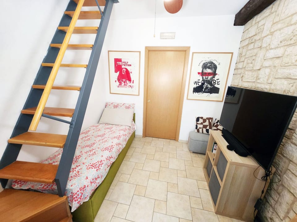 Bed, TV and multimedia