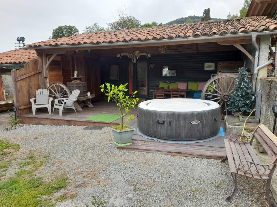 Location en pré montagne Apartment in Occitanie