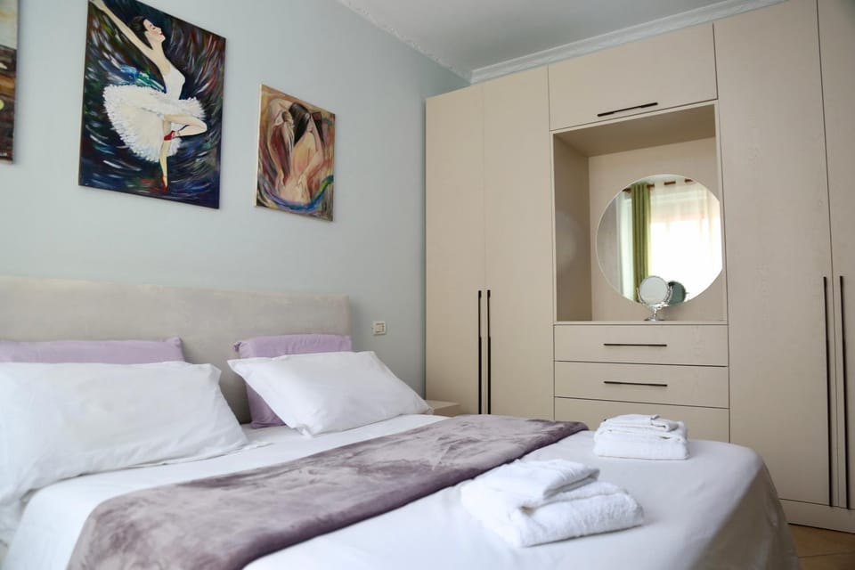Stay at an artist's place! Apartment in Tirana