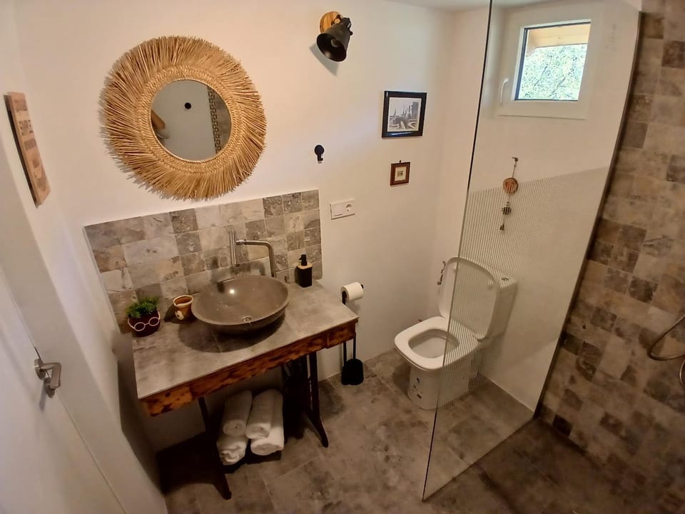 Shower, Bathroom, towels