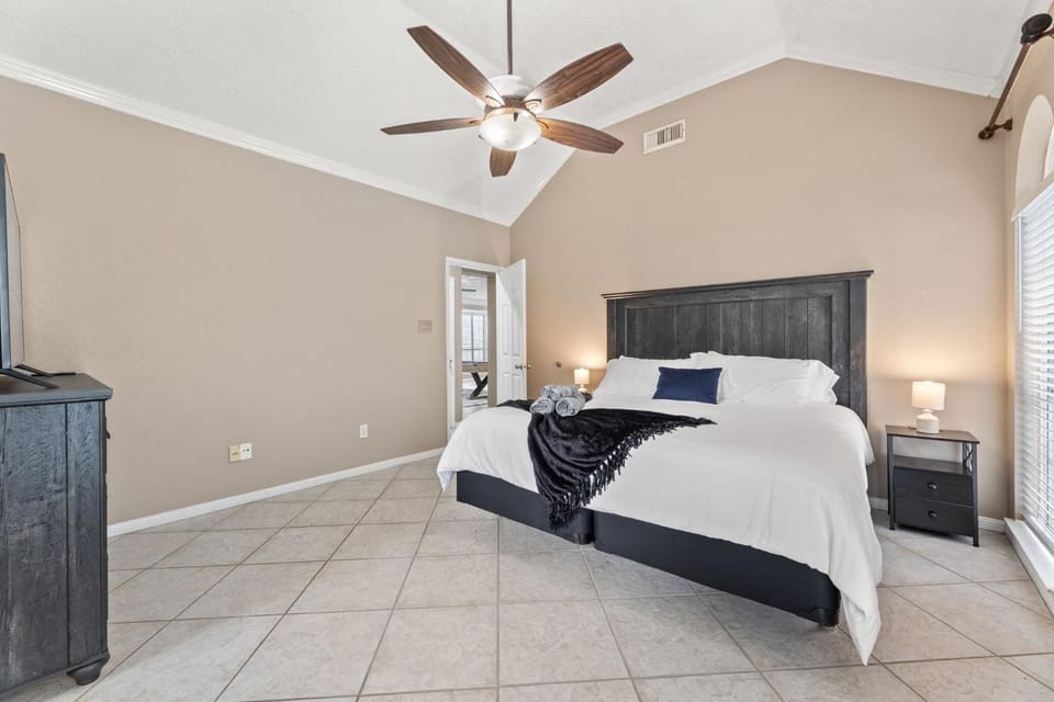 Bed, Bedroom