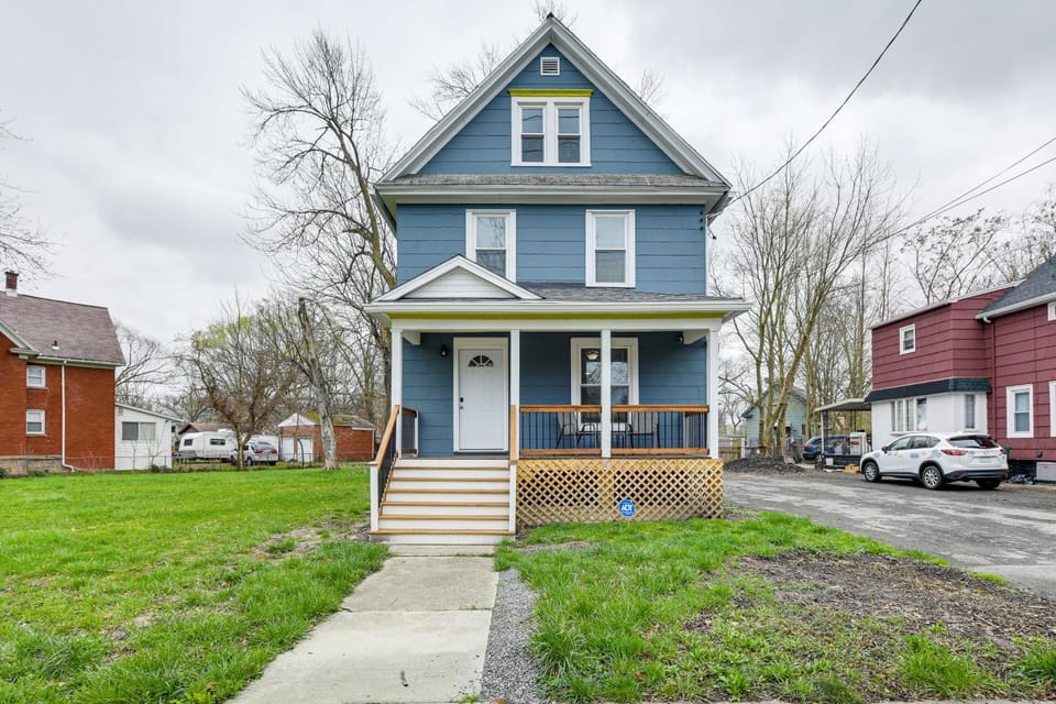 Charming Home - 2 Mi to Niagara Falls State Park! House in Niagara Falls