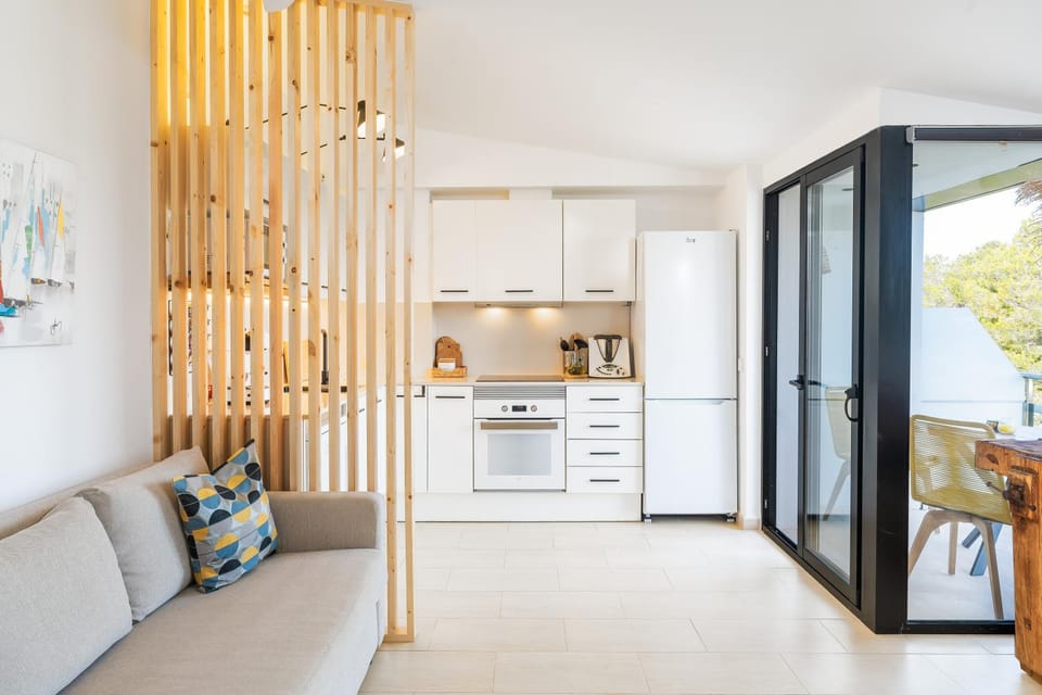 Kitchen or kitchenette, Seating area