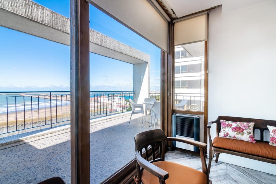 Natural landscape, View (from property/room), Balcony/Terrace, Balcony/Terrace, Living room, Seating area, Beach, Sea view
