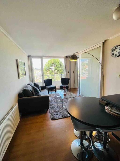 A 4 minutos del Aeropuerto , departamento privado Apartment in Bio Bio, Chile