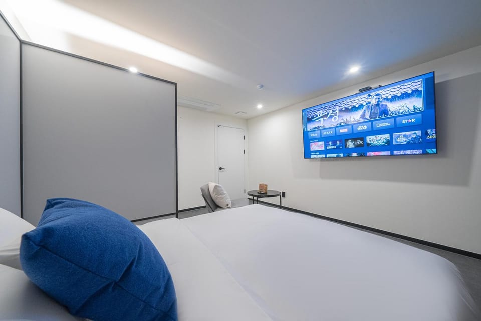 Photo of the whole room