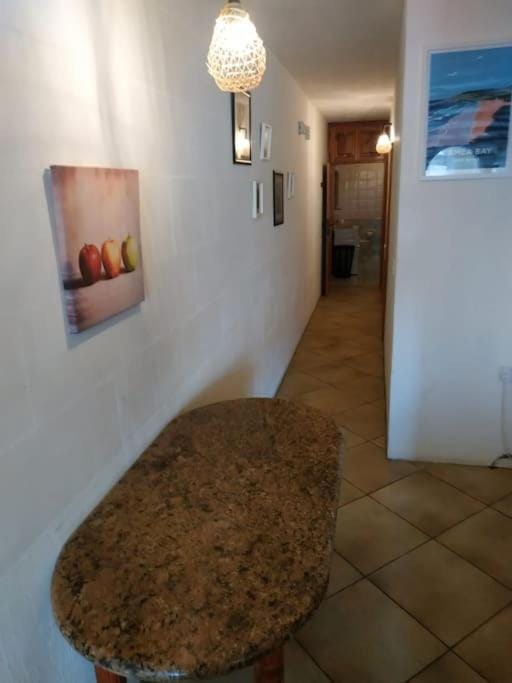 Cozy beachside Apartment in Munxar