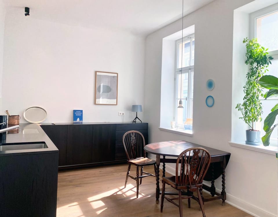Dining area, kitchen