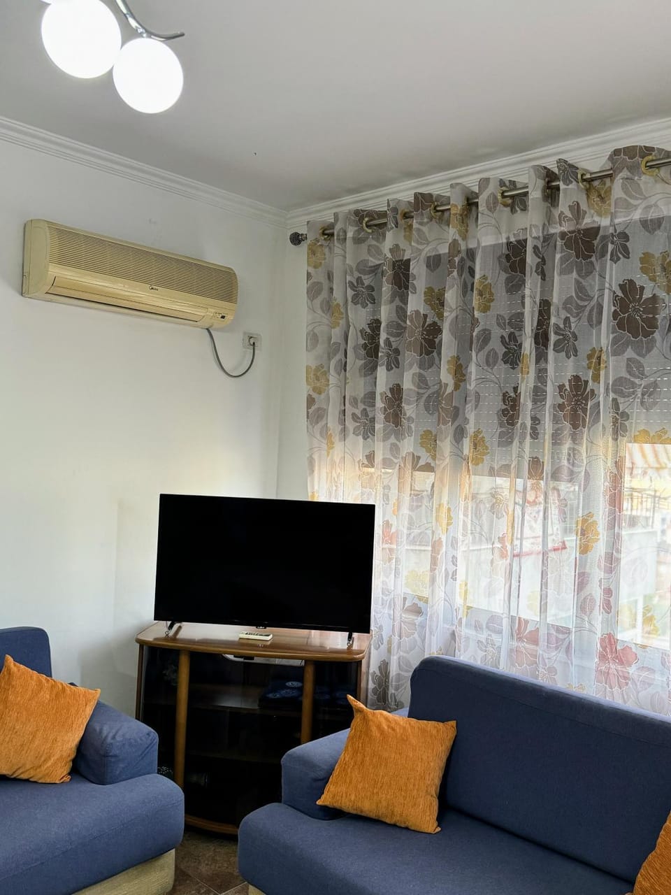 Hana's Apartment - Selvia Apartment in Tirana