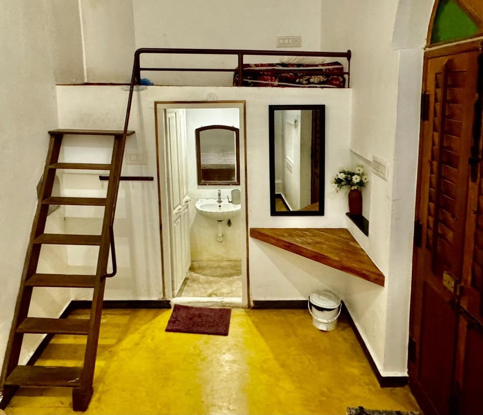 FRENCH RIVERA Heritage Boutique Villa Bed and Breakfast in Puducherry