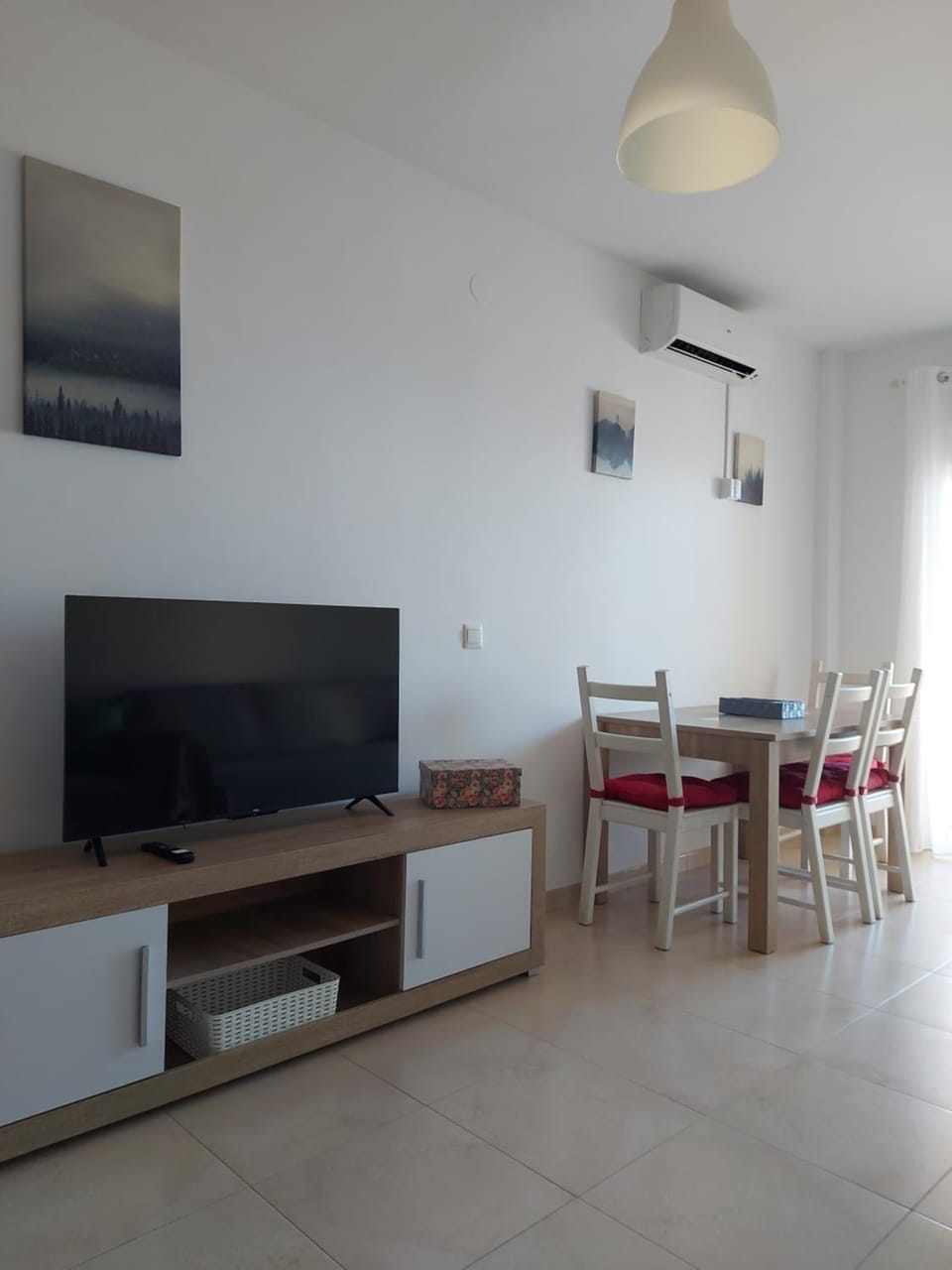 Communal lounge/ TV room, Dining area