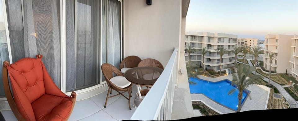 Balcony/Terrace, Swimming pool