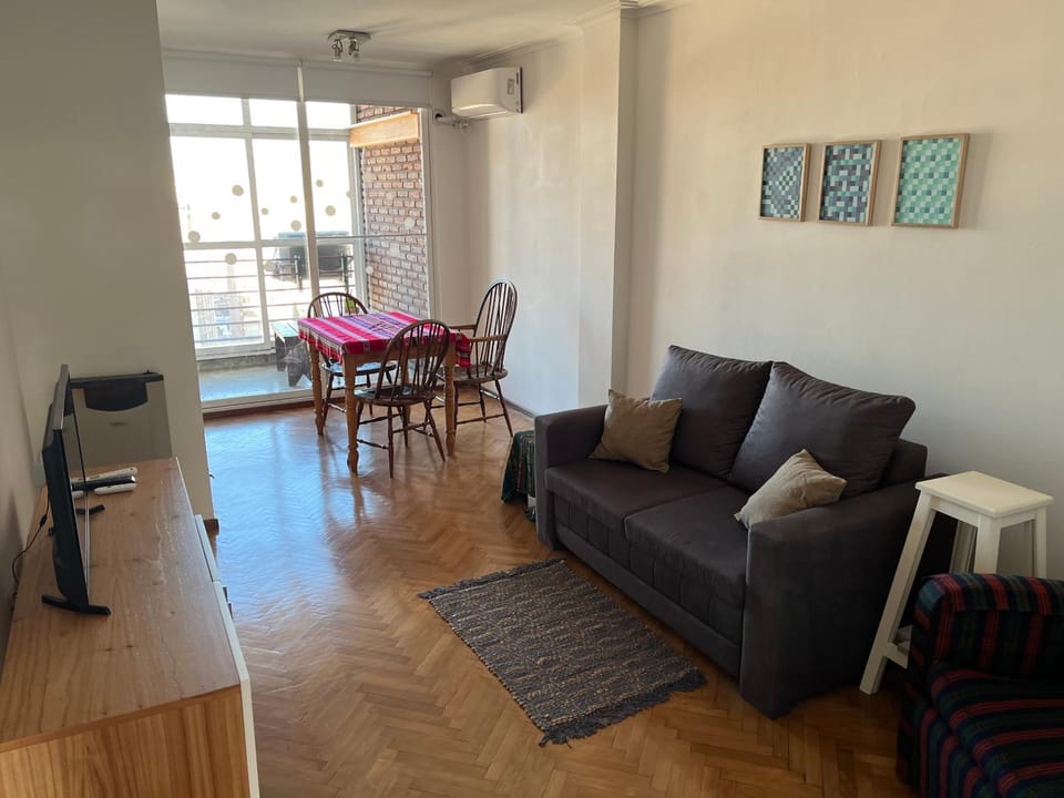Luminoso, excelente ubicación sobre Bv Oroño Apartment in Rosario