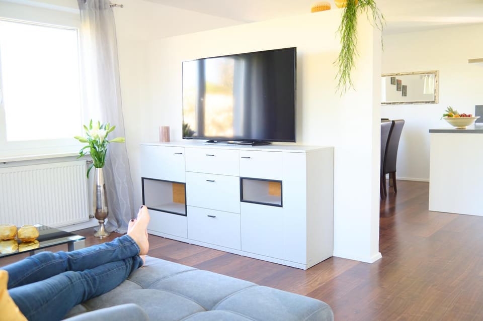 TV and multimedia, Seating area