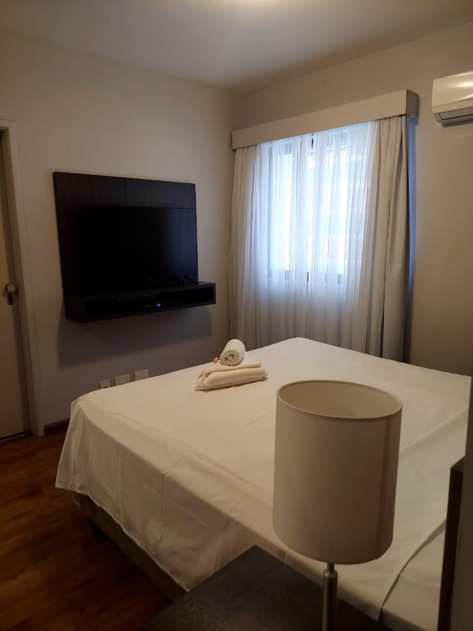 Bed, TV and multimedia, towels
