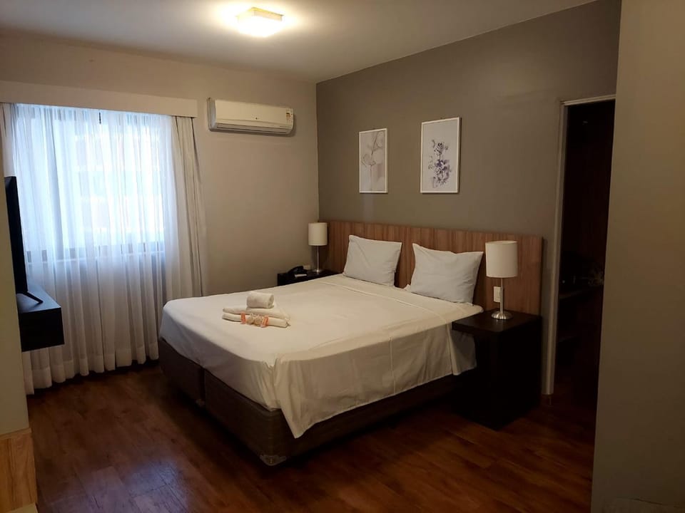 Bedroom, air conditioner