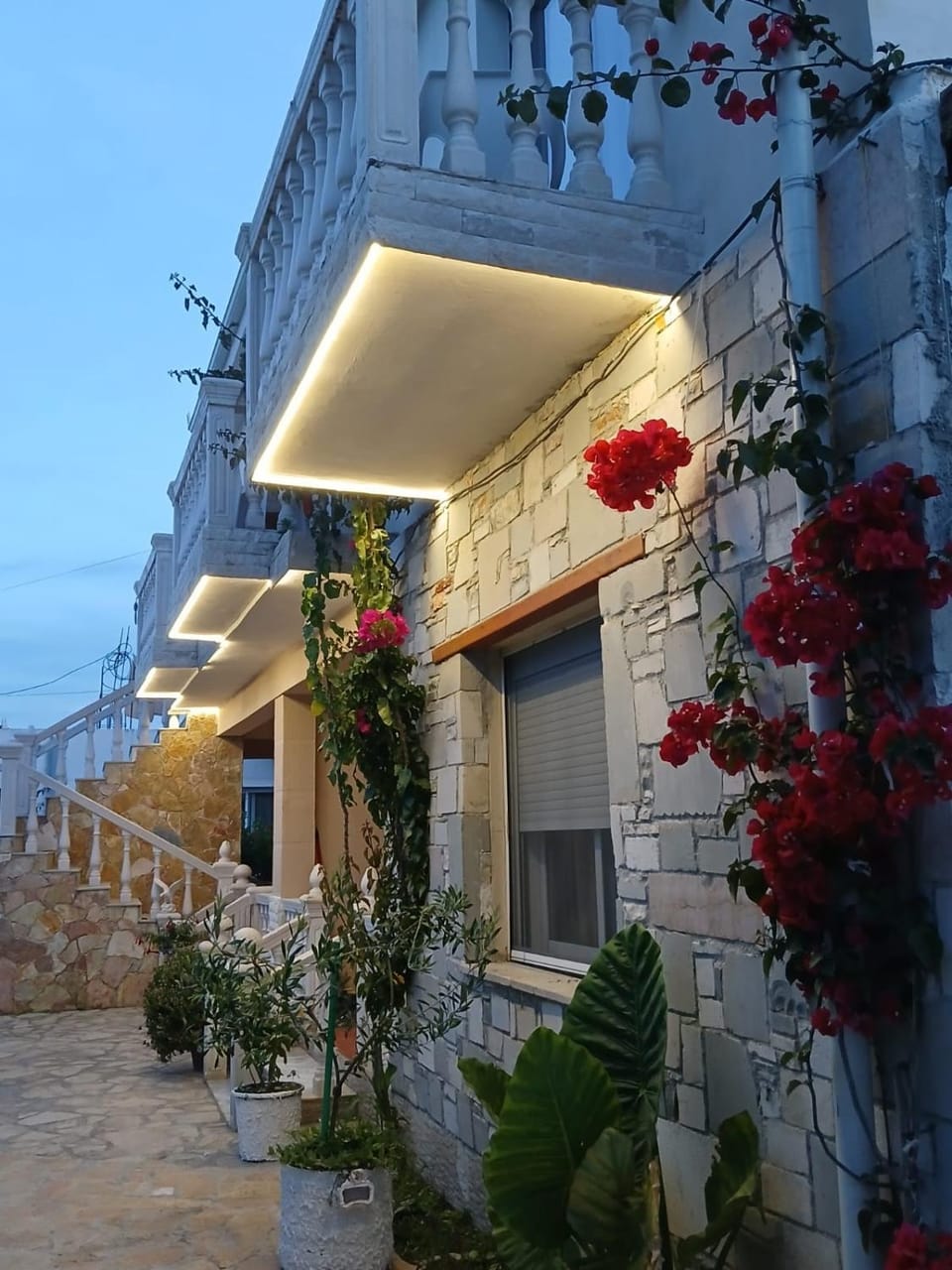 Property building, Day, Garden, Garden view