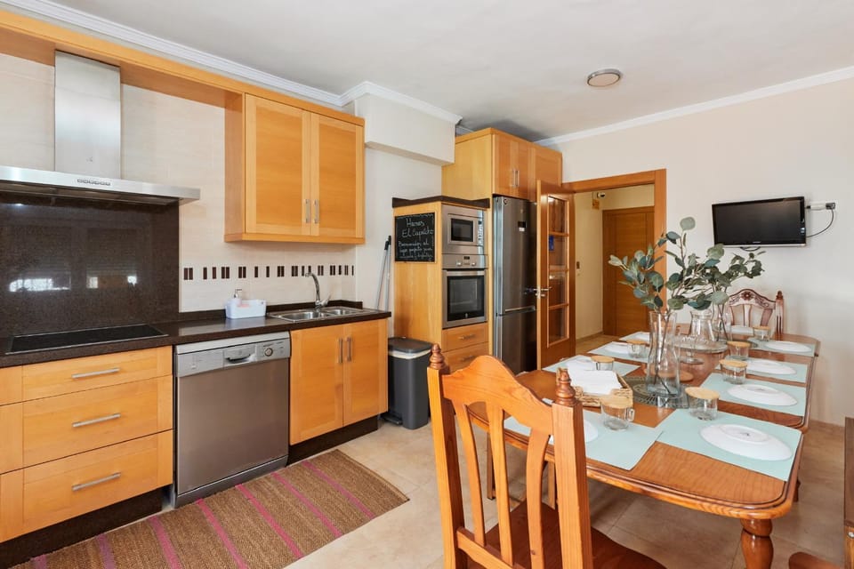 Kitchen or kitchenette, Dining area, dishwasher, oven, stove