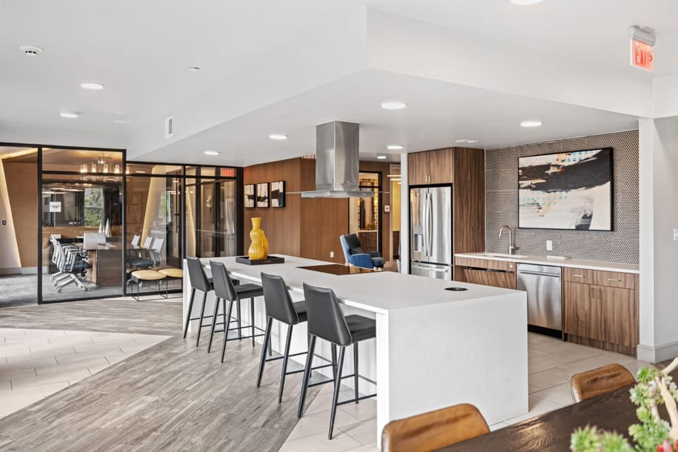Kitchen or kitchenette, Communal kitchen, Meeting/conference room