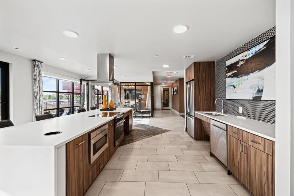 Kitchen or kitchenette, Communal kitchen