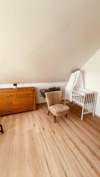 Bedroom, cot