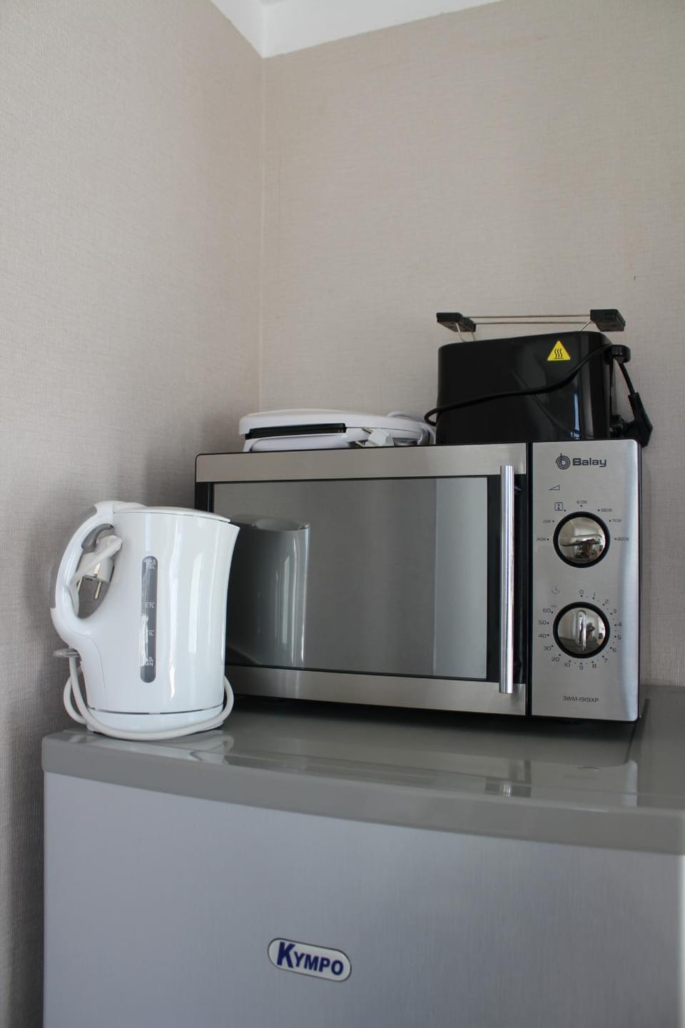 Coffee/tea facilities, minibar, toaster