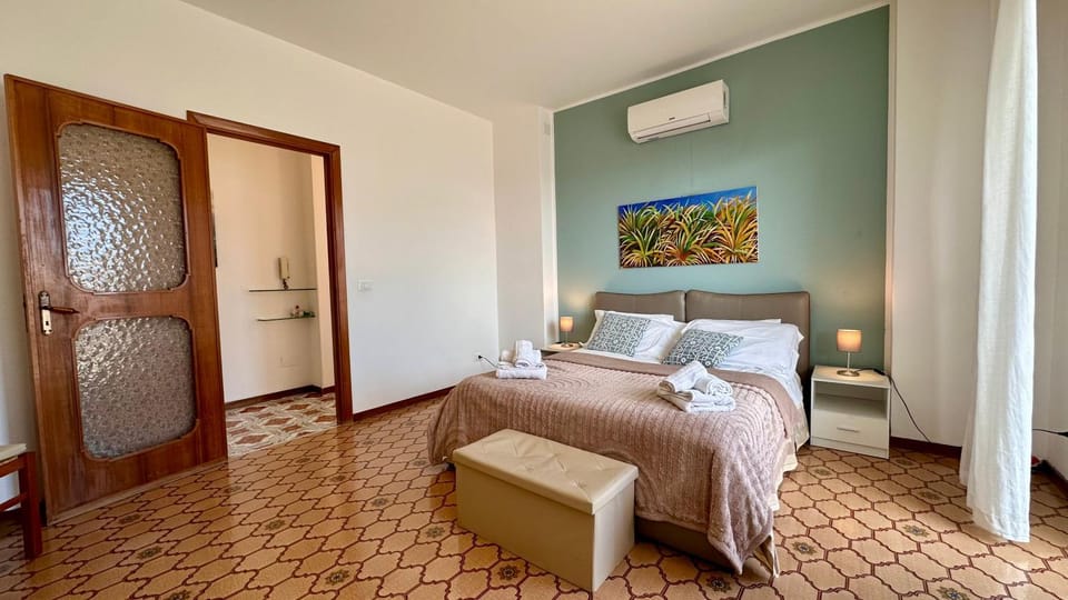 Bed, Photo of the whole room, Bedroom, towels, wardrobe, air conditioner