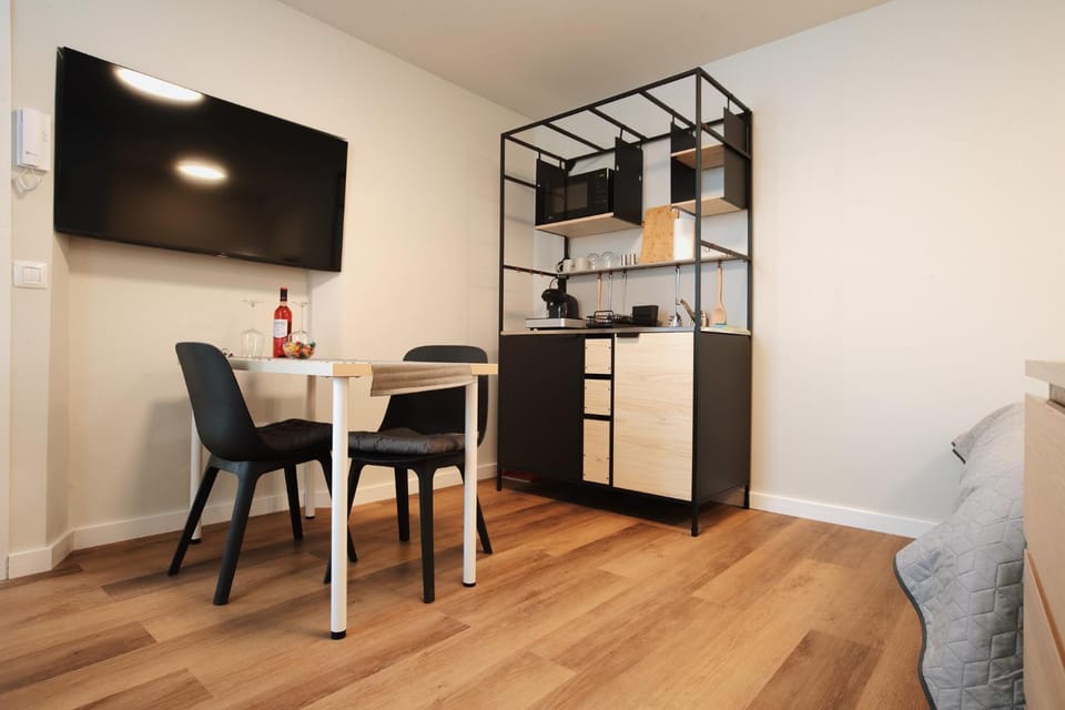Communal lounge/ TV room, TV and multimedia, Coffee/tea facilities, Kitchen or kitchenette, Living room, Seating area, Dining area, Evening entertainment, minibar, oven