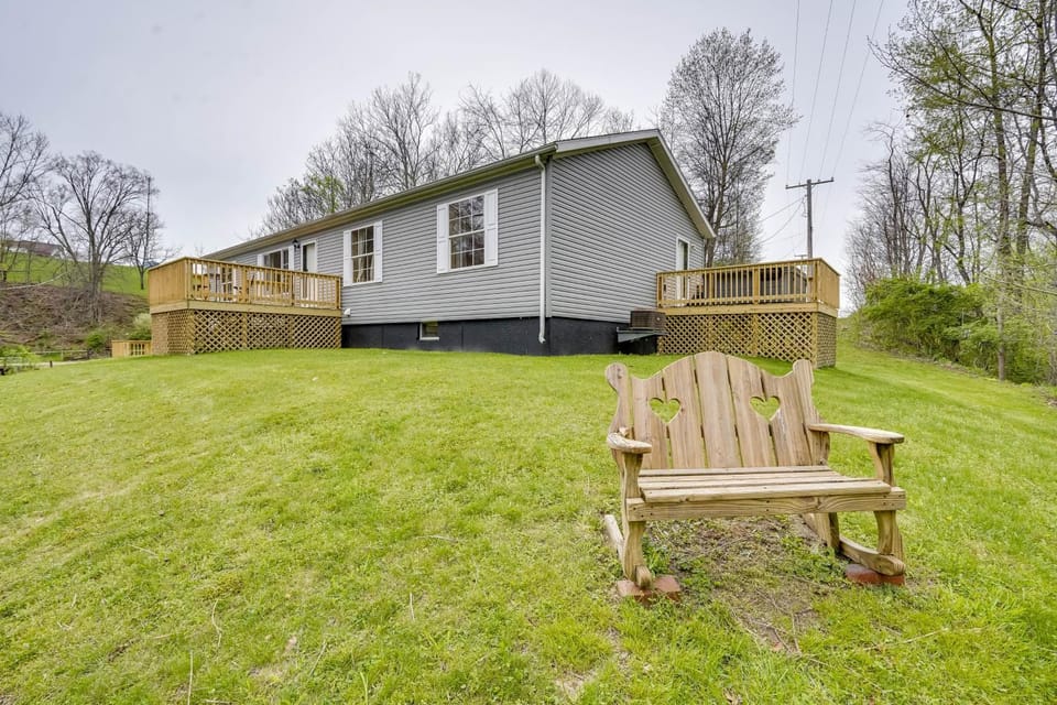 Pet-Friendly Zanesville Haven w/ Game Room! Apartment in Ohio