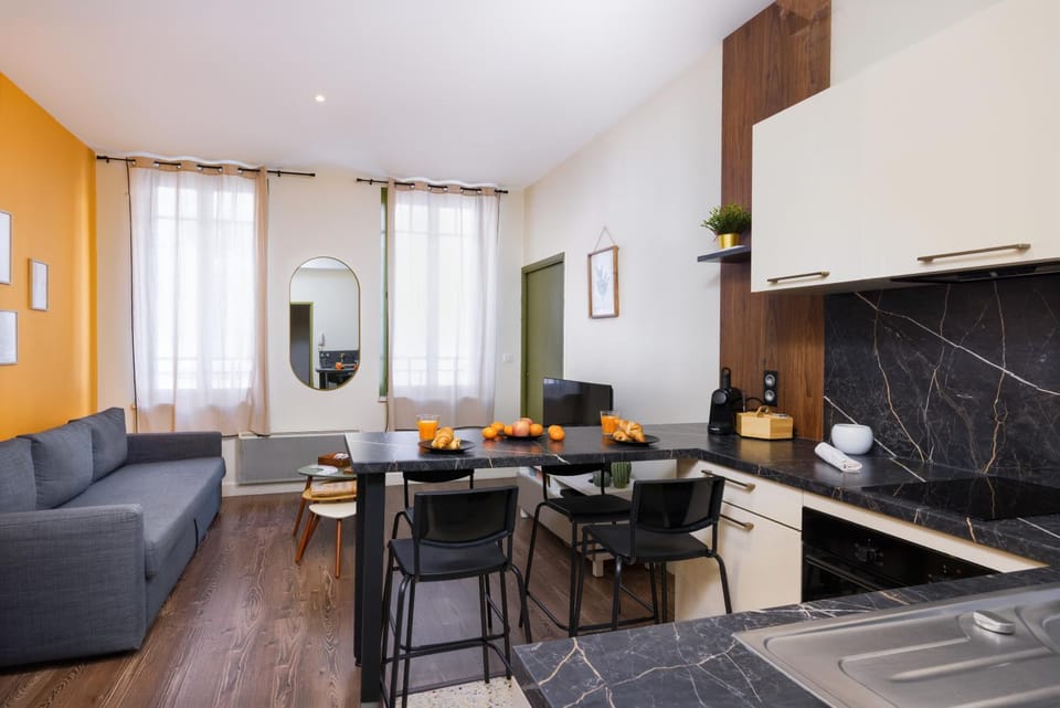 Kitchen or kitchenette, Living room, Dining area