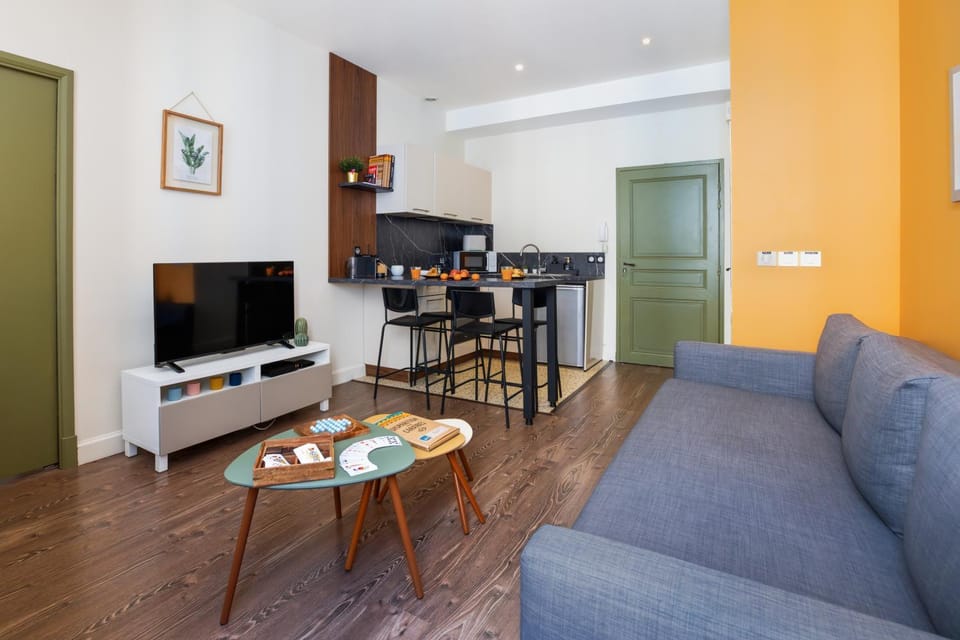 TV and multimedia, Kitchen or kitchenette, Living room