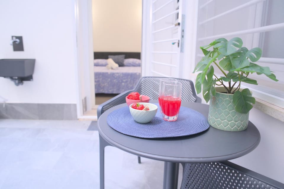Patio, Balcony/Terrace, Food and drinks, Bedroom