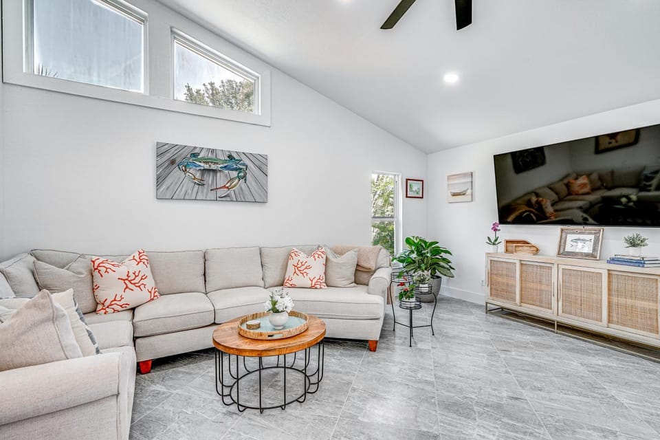 3 Mi to Downtown: Idyllic Home in Cape Coral House in Cape Coral
