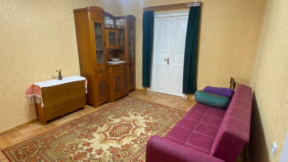 Living room, Photo of the whole room, Seating area