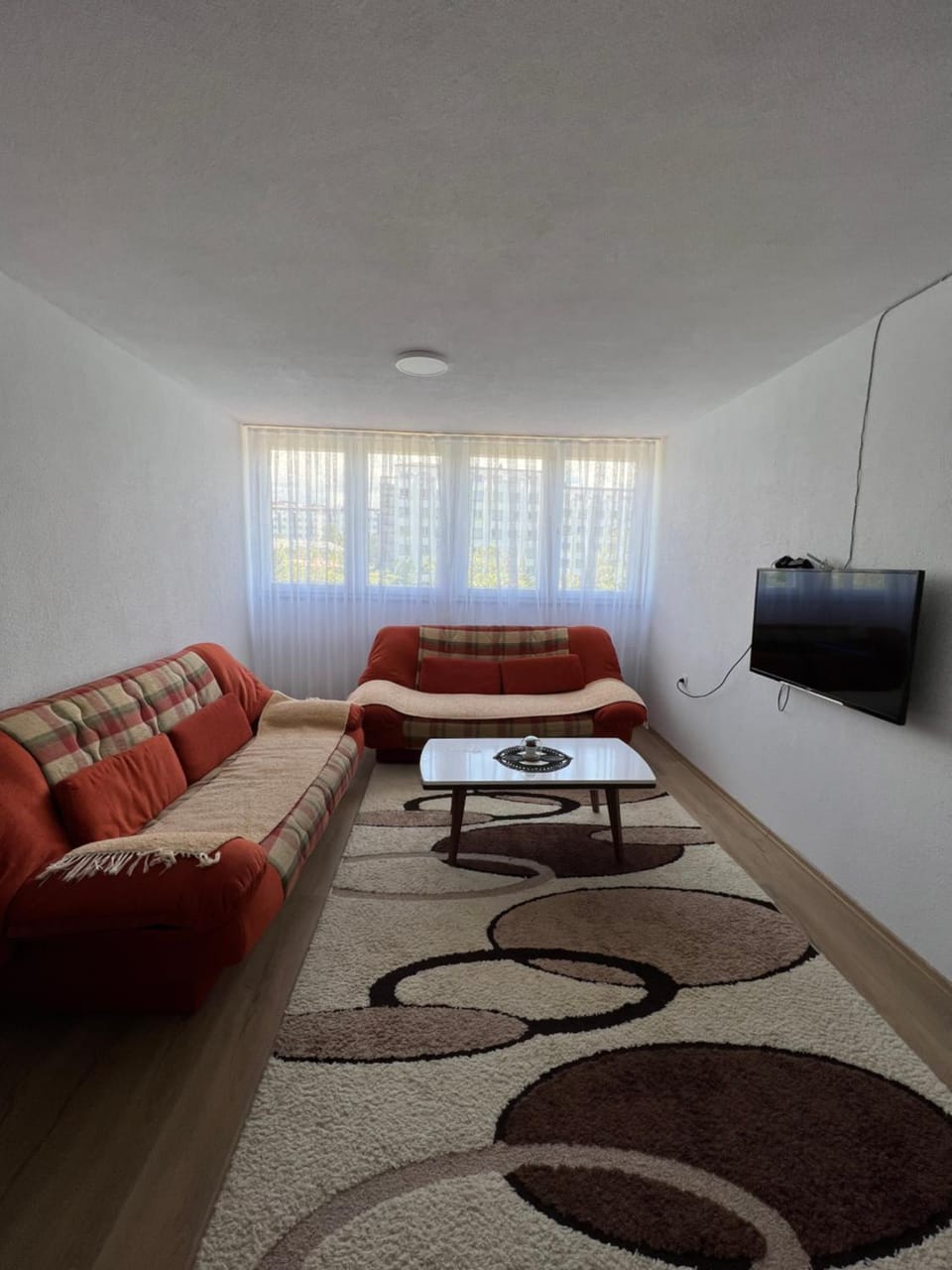 Bed, TV and multimedia, Living room, Photo of the whole room, Seating area