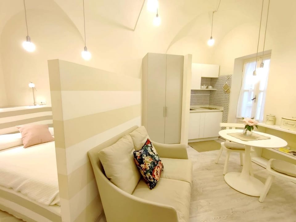 Bed, Living room, Bedroom